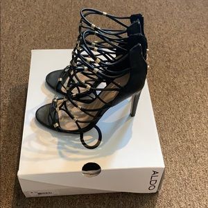 ALDO black strapped sandals -Thoewet